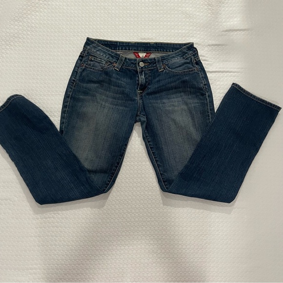 Lucky Jeans. Sz 4/27. Low rise straight-leg cut. Excellent condition. - Picture 3 of 13